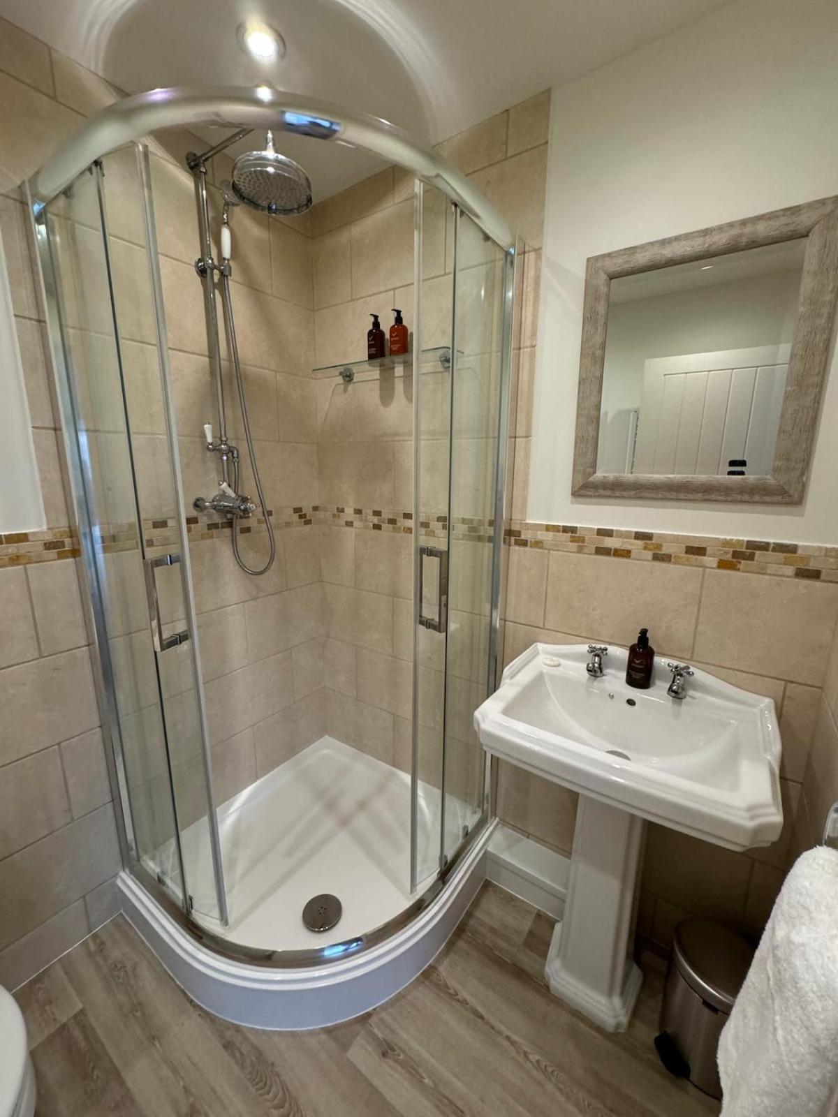 Chew View Luxury Apartment Keynsham Exterior photo